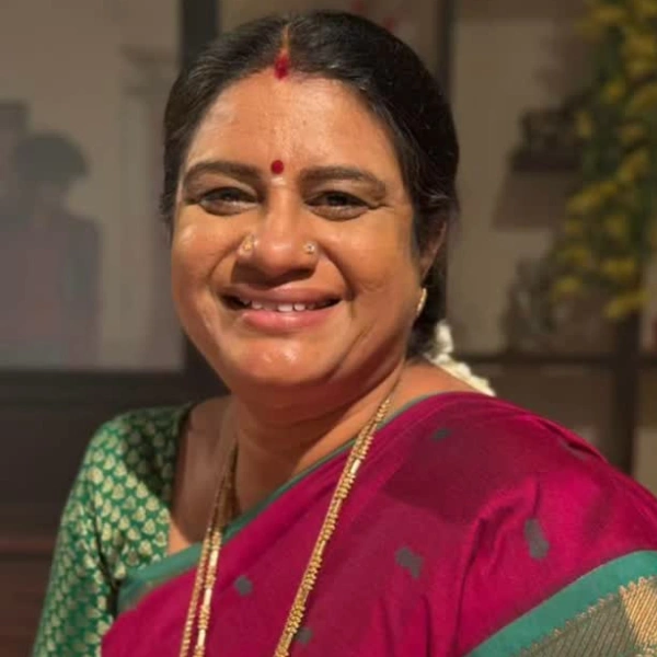 Meenakshi Muruha Serial Actress