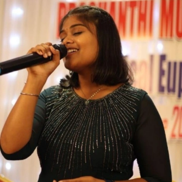 Pavithra Contestant