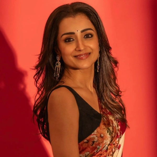Karuppu Heroine Trisha Karuppu Heroine Trisha